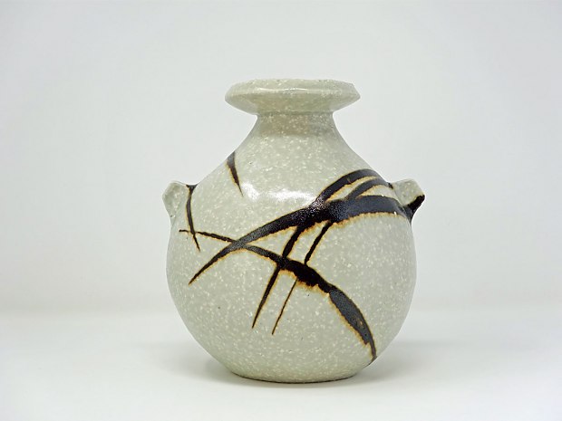 Bottle with Lugs by Janet Leach